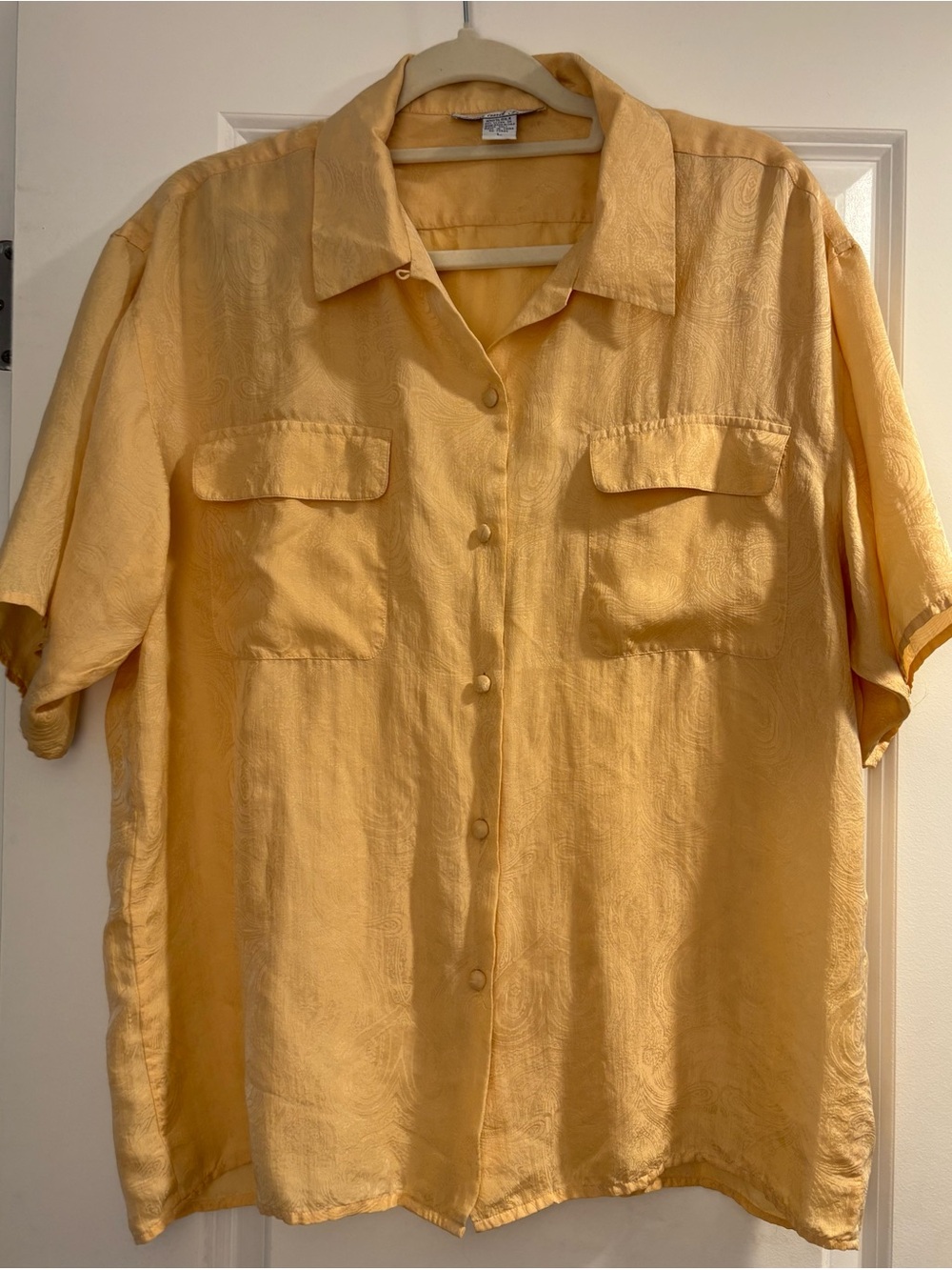 Vintage Anna and Frank Women’s Gold Silk Paisley Button-Up Shirt Short Sleeve L